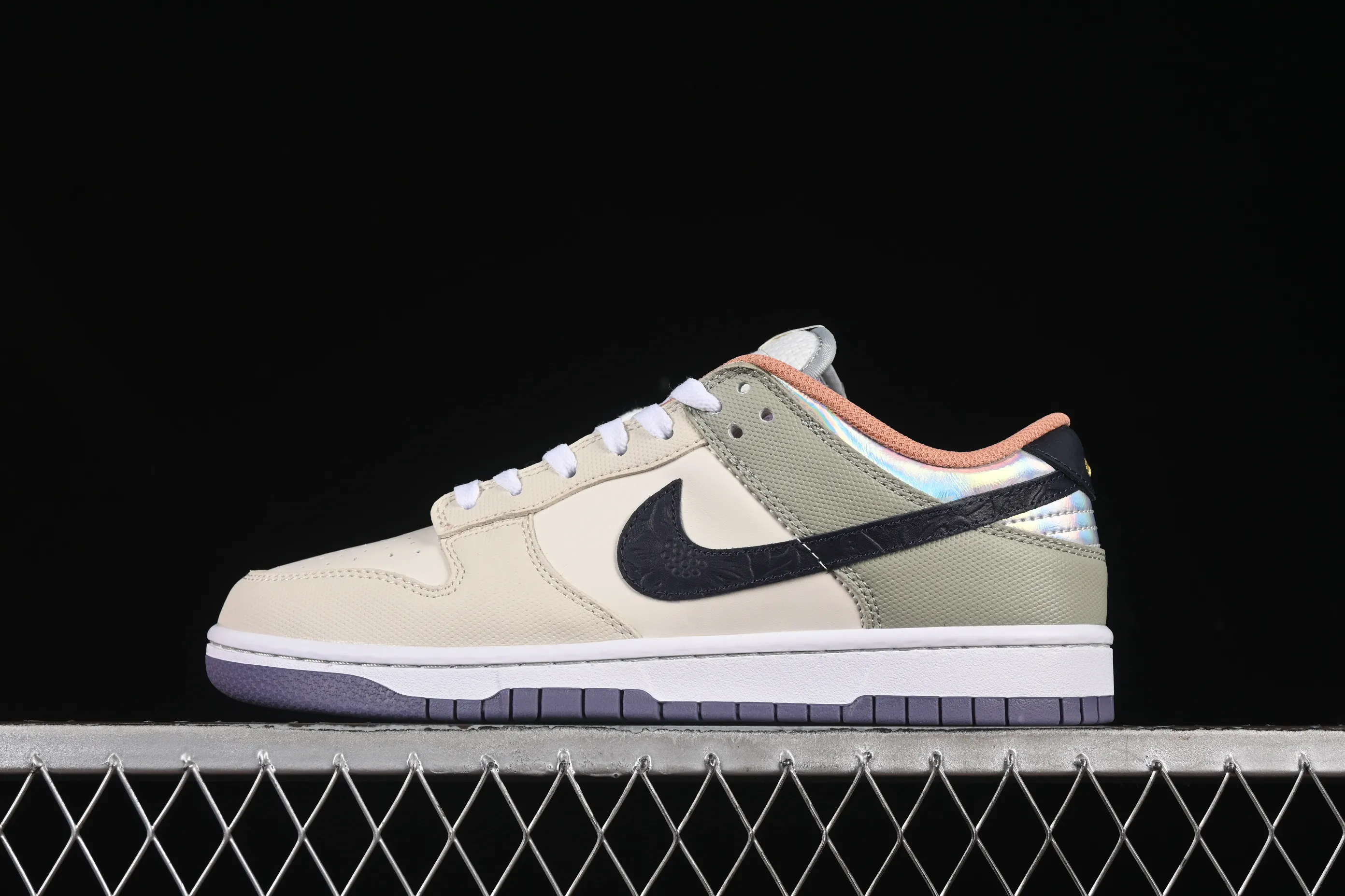 All categories Nk SB Dunk Series Nk SB Dunk Low low-top sneakers Nike Dunk Low "Floral Swoosh" floral theme low-top casual sneakers HV5750-133